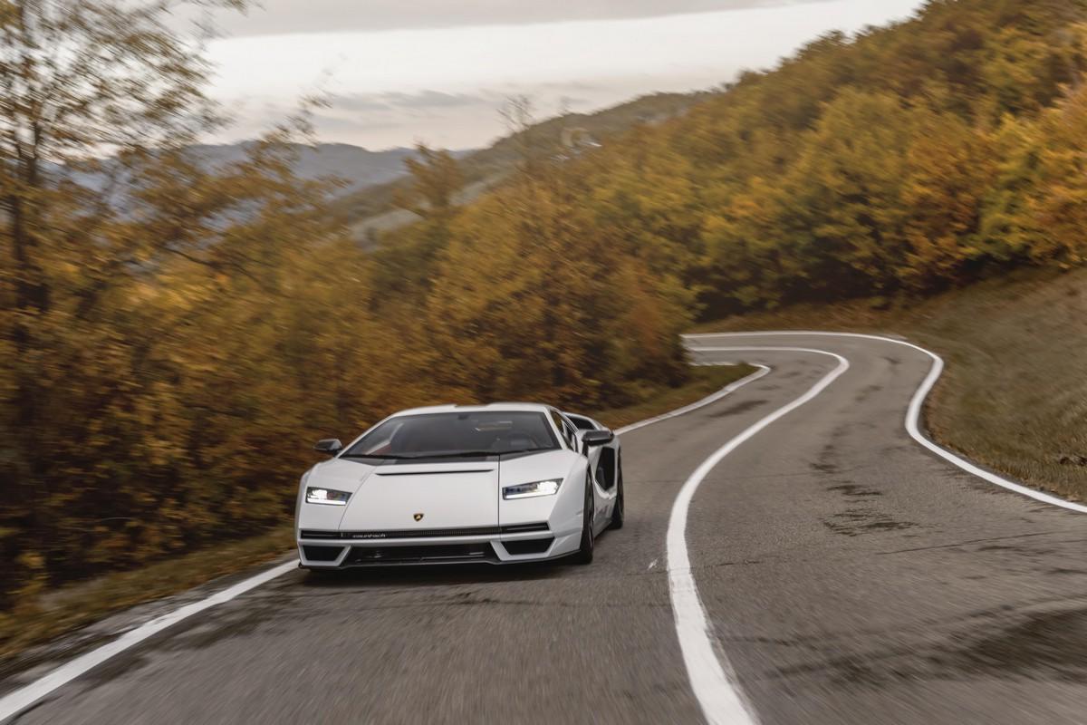 Nuova Lamborghini Countach LPI 800-4