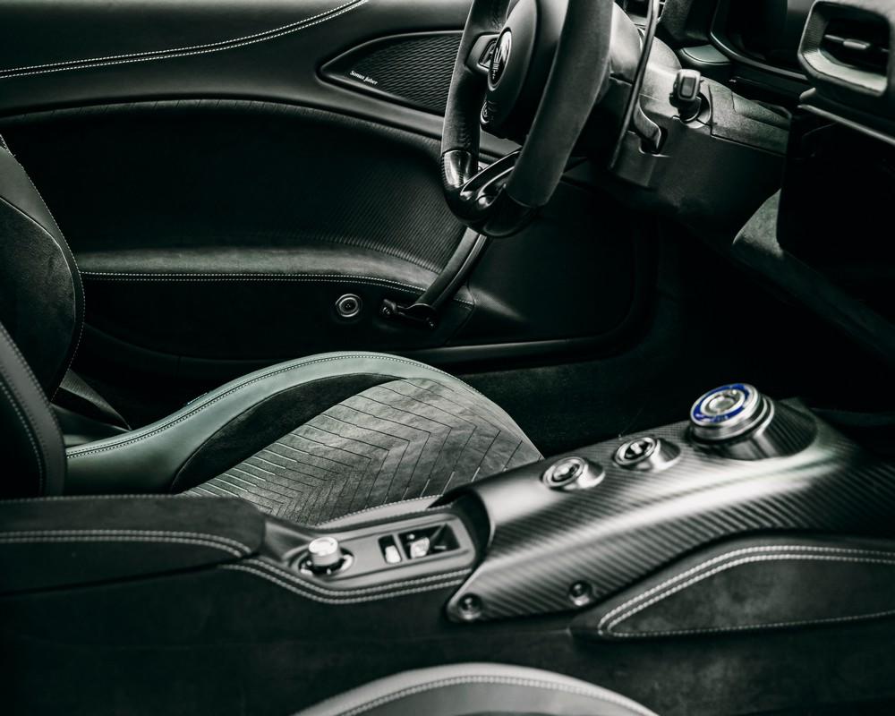 Maserati MC20 Alcantara