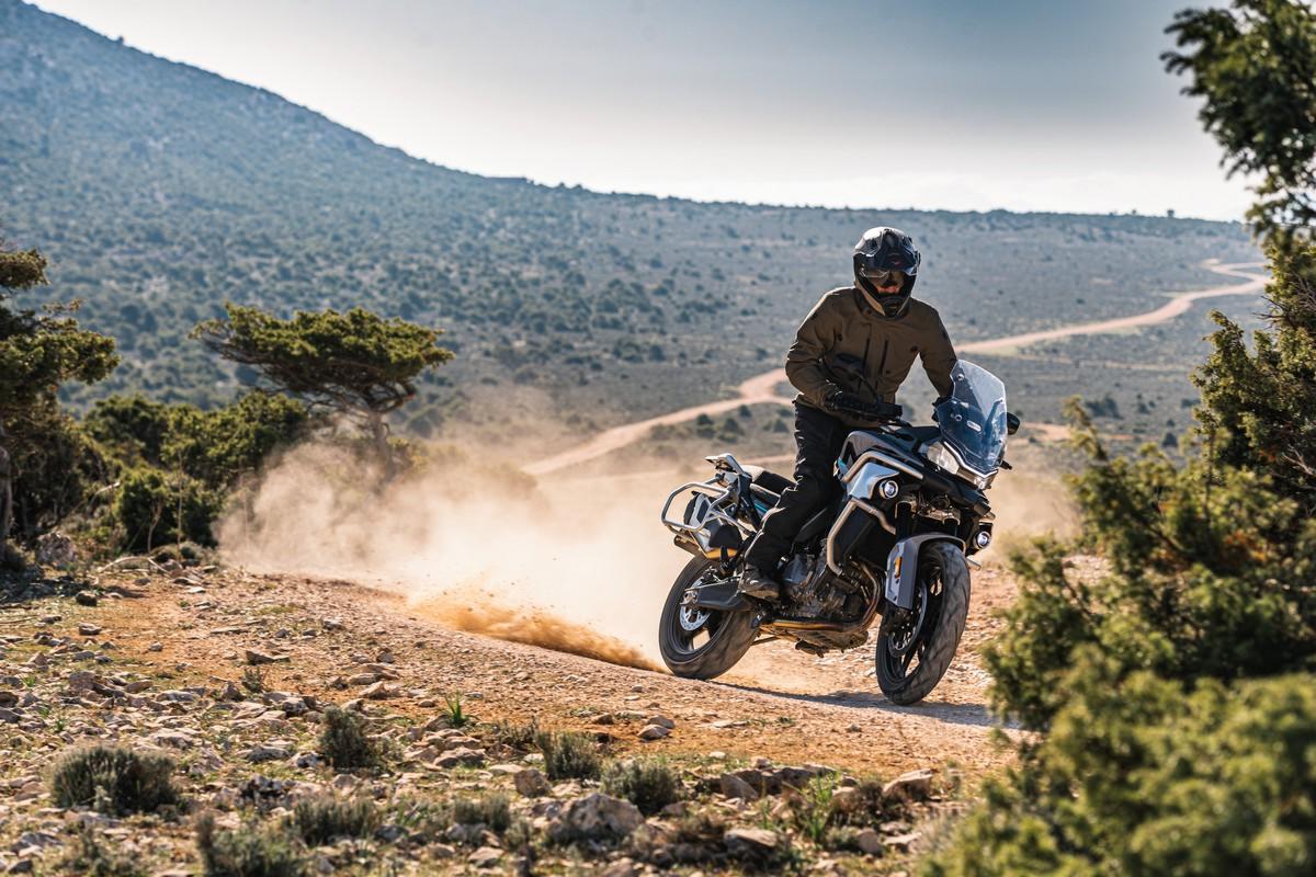 CFMOTO 800MT