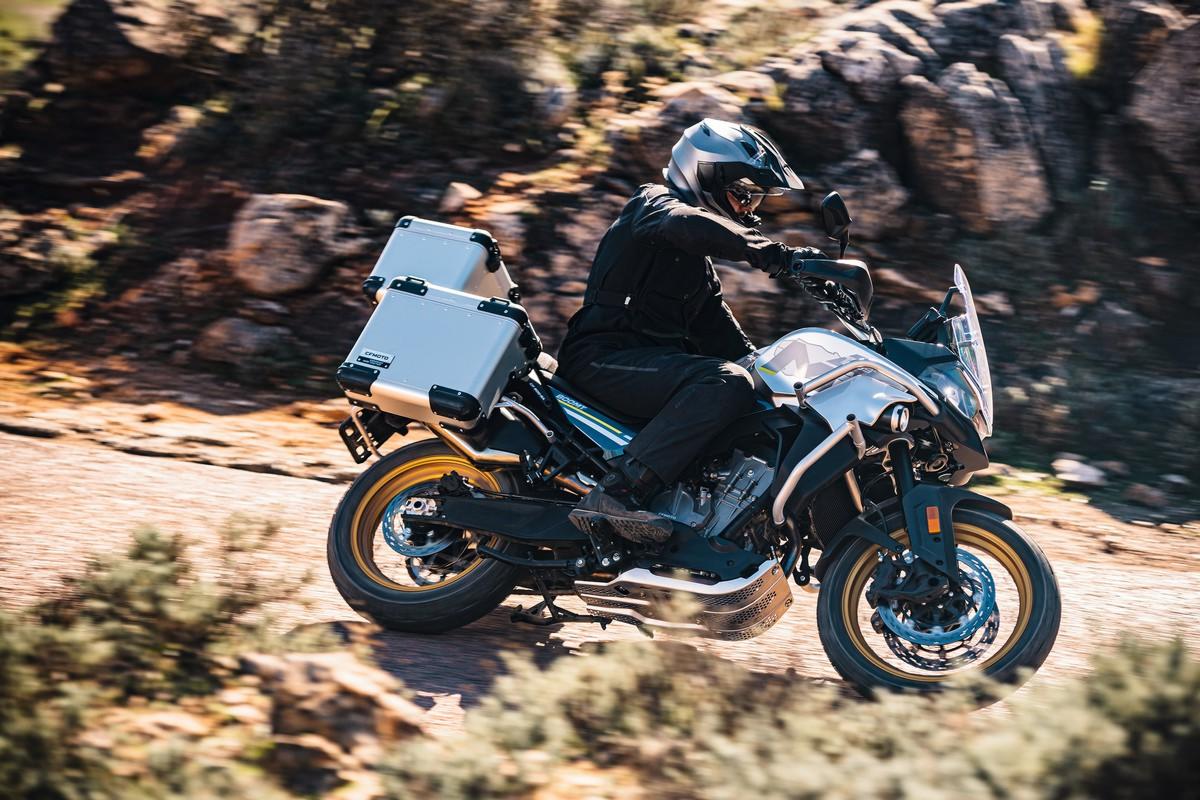 CFMOTO 800MT