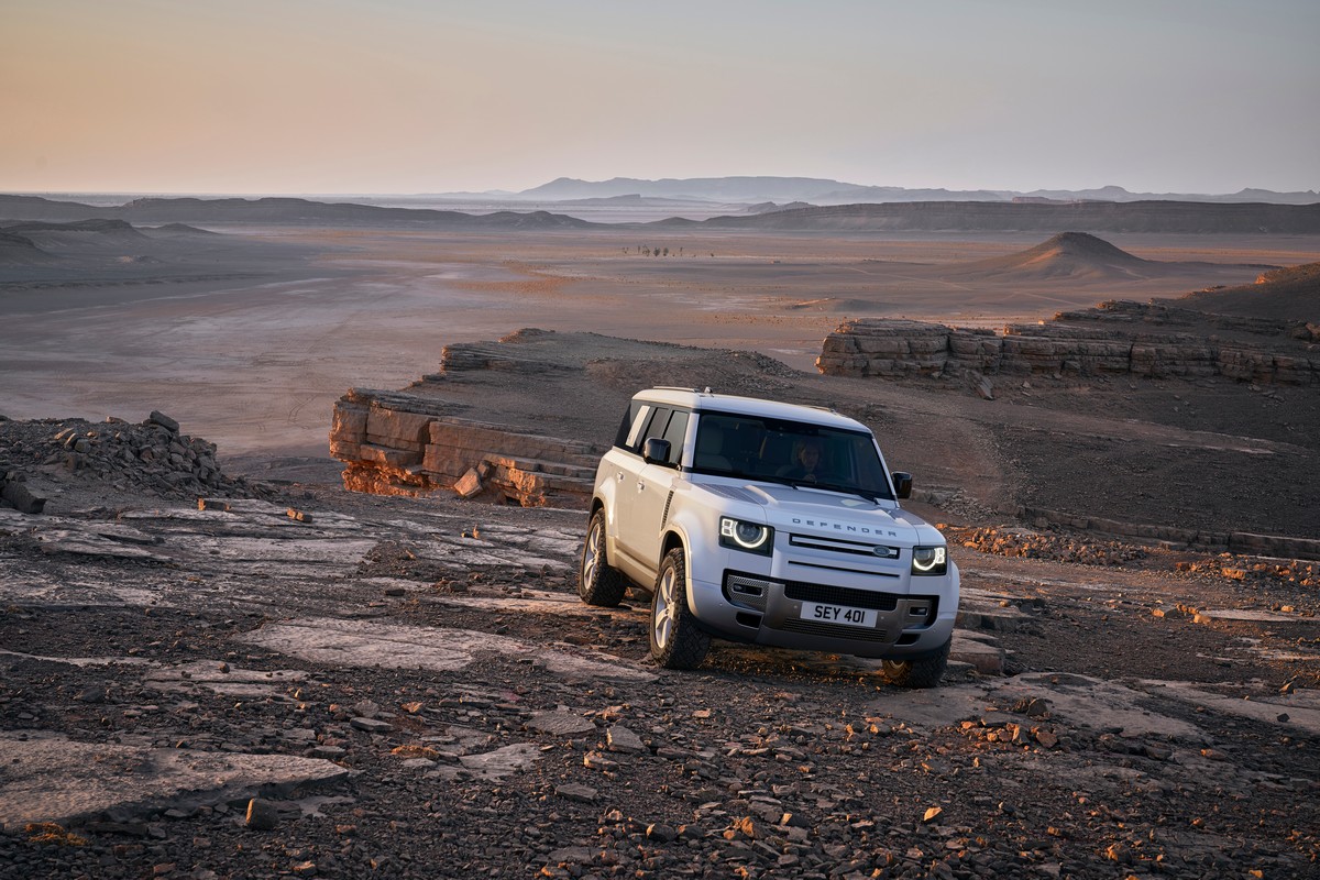 Nuova Land Rover Defender 130