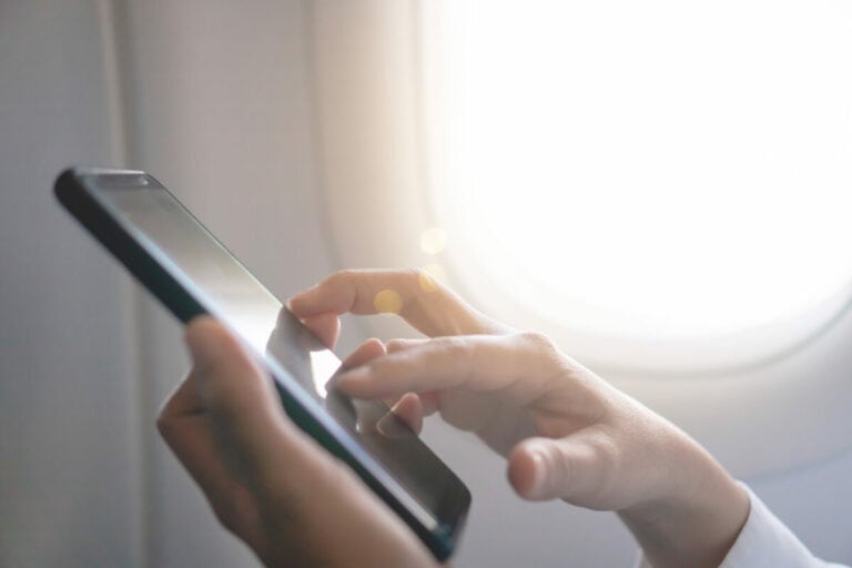 airplane mode flight smartphone