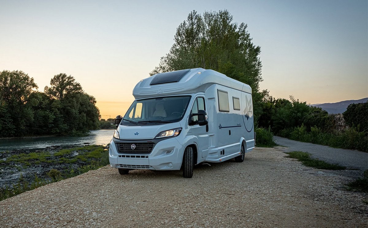 Camper mansardato