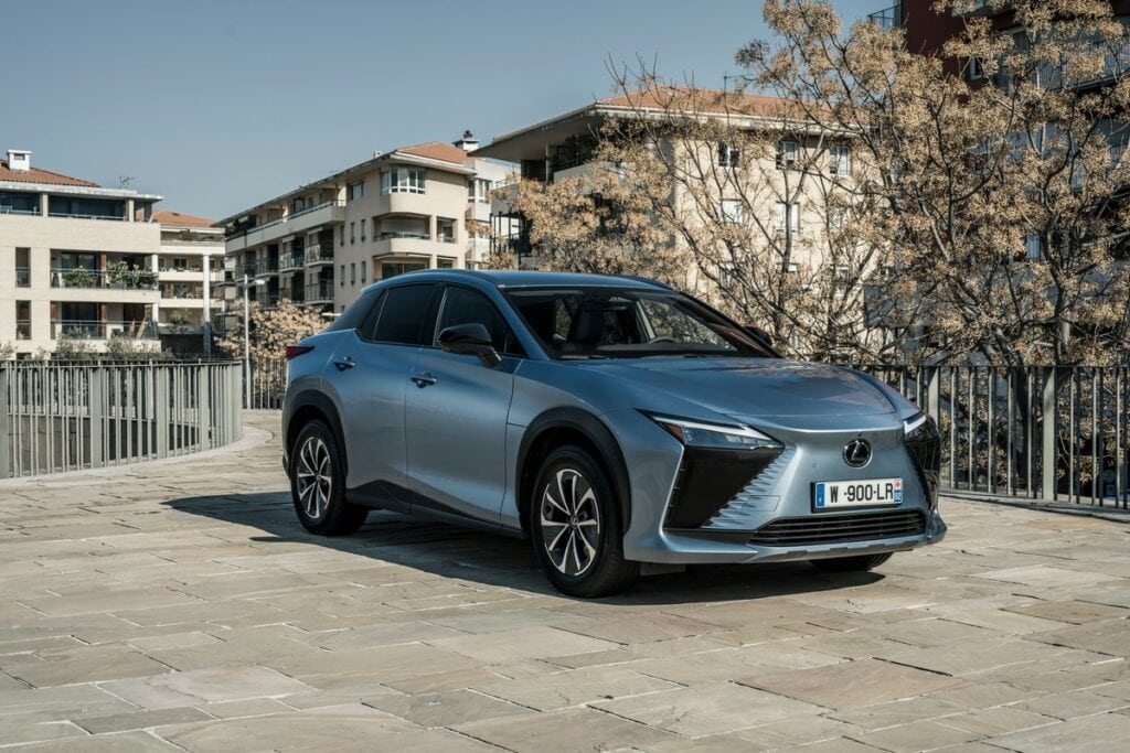 Lexus RZ