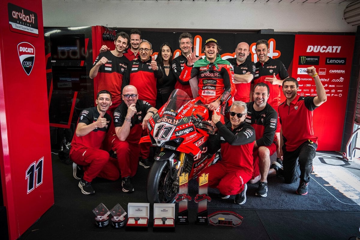 sbk 2025 bulega ducati