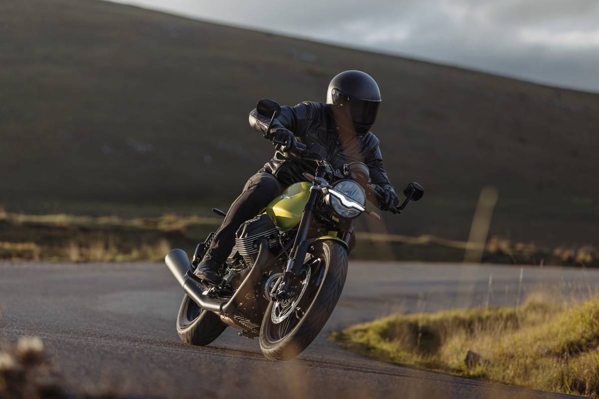 Moto Guzzi V7 2025