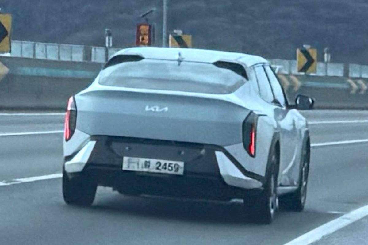 kia ev4 spyshot
